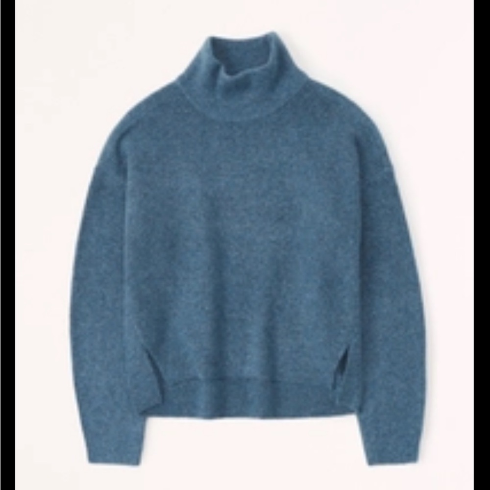 ❄️ Abercrombie Classic Easy Turtleneck Sweater in Blue ❄️